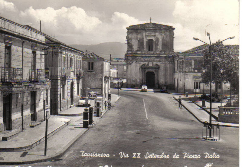 via XX settembre da piazza italia - Collezione Diego Demaio